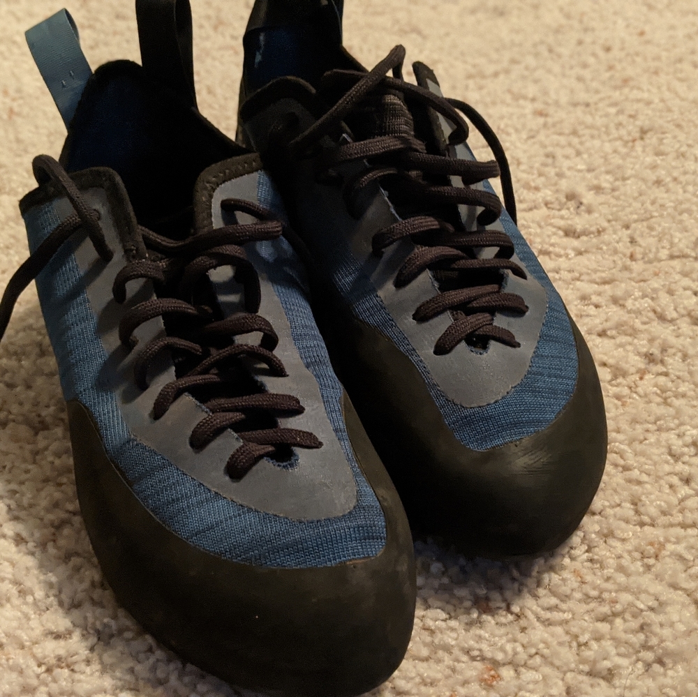 Black Diamond momentum lace climbing shoes
